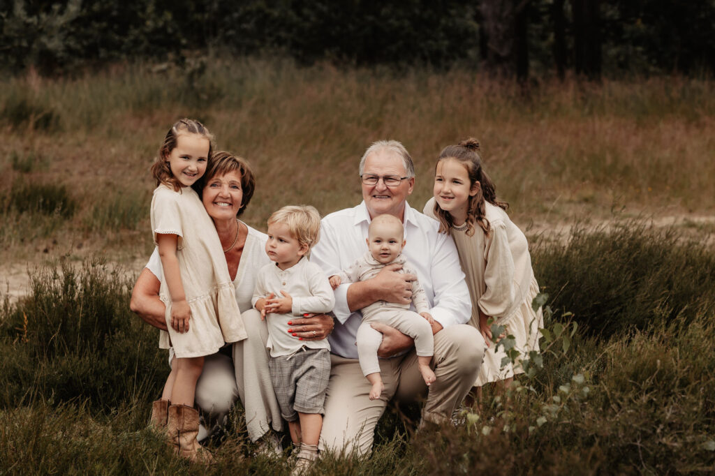 Opa en oma met kleinkinderen - familieshoot Breda Nancy Antens Fotografie